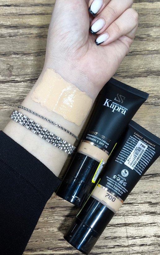 کرم پودر مایع تیوپی کاپرا spf15 شماره 700حجم 40میل