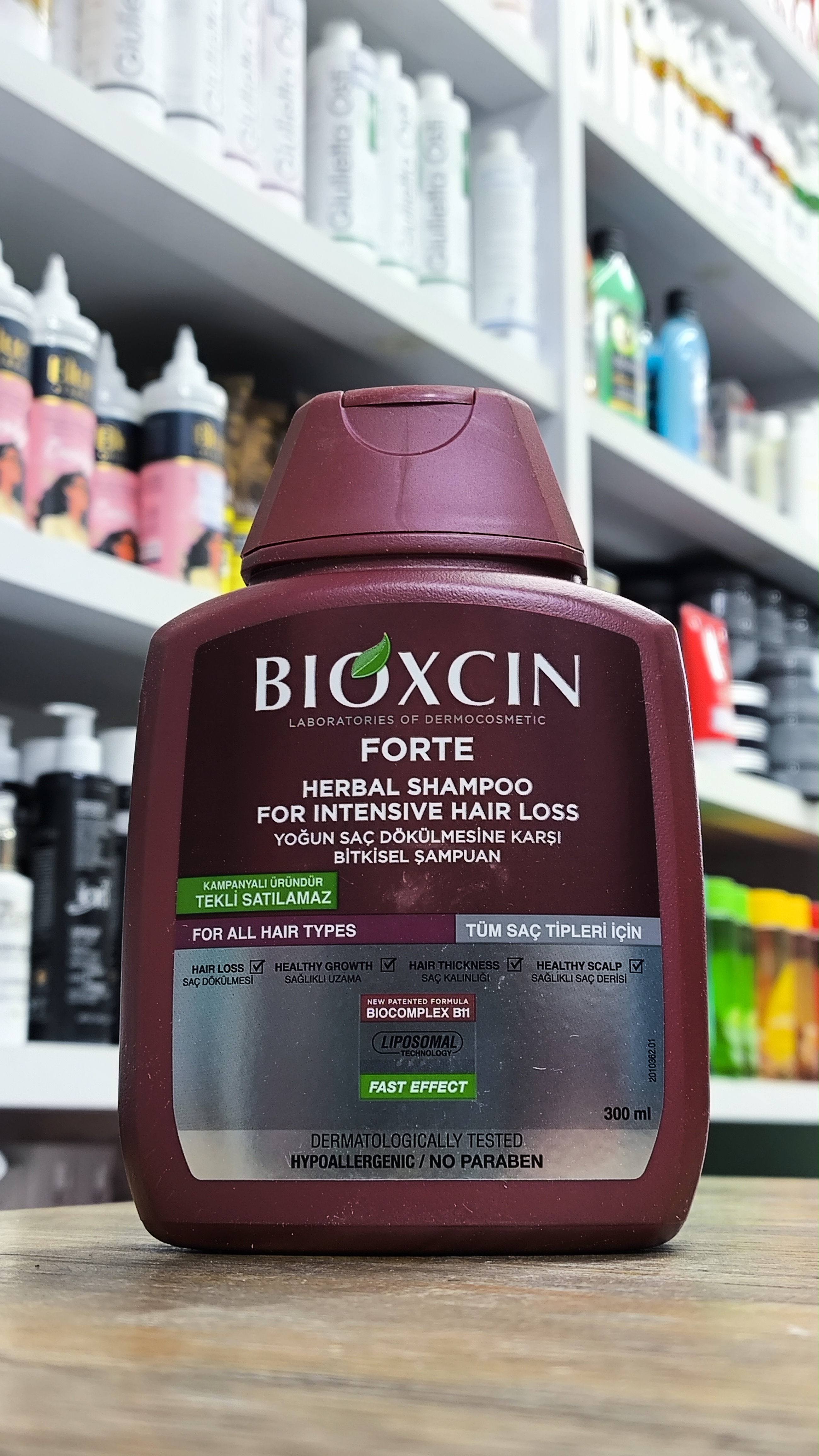 شامپو مو فورت بیوکسین BIOXCIN مناسب انواع مو با ریزش شدید حجم 300 میلی لیتر
